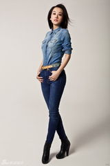 组图：穆婷婷牛仔魅力写真 清纯与性感并存