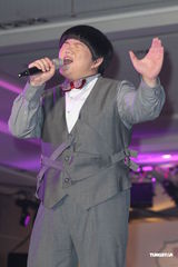 组图：温升豪放话等隋棠擦背 不介意与阿Ken舌吻