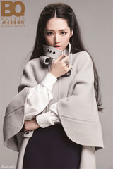 组图：郭碧婷黑白大片秀发飘逸笑容甜美