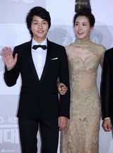 组图：韩国KBS演技大赏颁奖 张赫文根英等出席