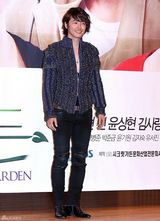 组图：玄彬河智苑亲密携手宣传新剧《秘密花园》