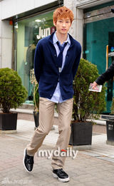 组图：崔江熙SJ等出席服装品牌新品发布会