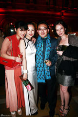 组图：陈燃粉红长裙优雅亮相巴黎时尚夜