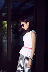 组图：刘涛街拍御姐造型享受悠闲时光