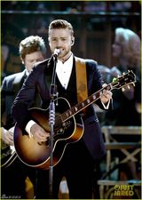 组图：全美奖颁奖现场 水果姐扮艺妓钱妞扯胸