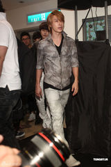 高清组图：SJ-M八缺一现身台湾 引发歌迷混乱