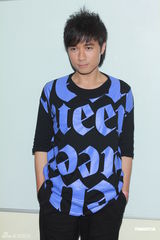 组图：《劲歌金曲》录影 古巨基钟舒漫等众星出席