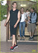 组图：雷神克里斯·海姆斯沃斯不修边幅显邋遢