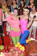 组图：李若彤称复出帮助自己走出抑郁症