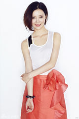 组图：白富美车晓成收视黑马 新写真清爽明媚