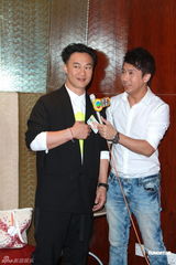 组图：容祖儿封口避谈龙儿恋 称何韵诗是好朋友