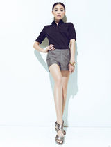 组图：董洁亮相微电影发布会时尚走秀