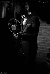 组图：吉杰拍摄时尚大片 金领气质一览无余