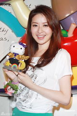 组图：徐淑敏过寿增肥 老公误以为再怀孕