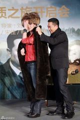 组图：《悬崖》2012年开年 小宋佳变北国佳人