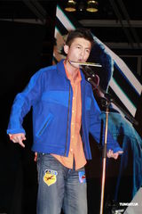 组图：陈冠希与女友感情稳定 最爱的女生是妈妈