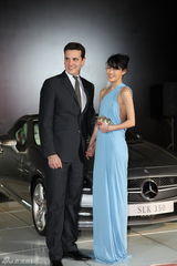 组图：陈燃天蓝礼服优雅亮相北京风尚夜