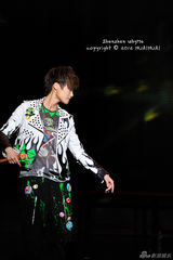 组图：李宇春生日策划 七年生日Live的六种色彩