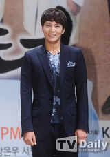 组图：朱元文彩媛新剧《Good Doctor》发布