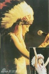 组图：王菲离婚后现身 过往奇装异服造型盘点