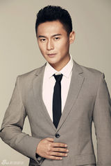 组图：刘冠翔个人写真 睿智男士尽显儒雅气质