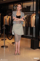 组图：舒淇出席时尚代言活动 气质高雅内蕴性感