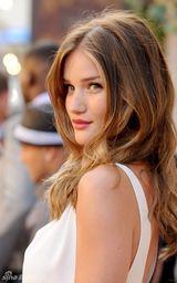 高清组图：安妮斯顿约翰逊迪亚兹捧场男士选择奖