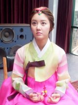 组图：Beast与4minute等韩星穿韩服送中秋祝福