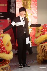 组图：林俊杰大方对Hebe示爱 为其写歌盼有合作