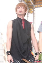 组图：MP魔幻力量签唱会 曝成员遭女粉丝抓下体