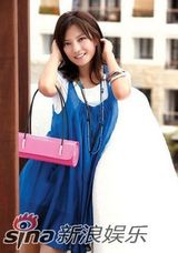 幻灯图集：赵薇夏日服饰写真 穿出甜美淑女风格