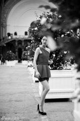 组图：范冰冰周迅巴黎秀 白裙玫红套装各有特色