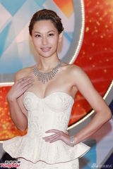 组图：徐子珊纤腰丰乳秀身材 林峰潮人装扮气场足