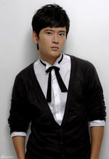 高清图：黄明凭《80后》人气急升 写真秀潇洒帅气