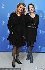 组图：《狂妈上路》记者会 常青树凯瑟琳亮相