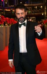 组图：智利导演塞巴斯蒂安-莱里奥搞怪亮相