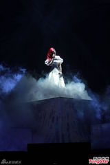 组图：Selina延迟造人 Ella挤胸性感舞老公最爱