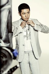 组图：任重型男大片曝光 另类诠释型男倒装美