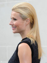 高清组图：格温妮丝-帕特洛新发型亮相秀乳沟