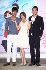 组图：杨丞琳出席新戏首映会 “醉”爱张孝全