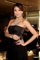 组图：侯佩岑想邀周杰伦上节目 不满被八卦抹黑