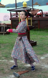 组图：《犀利仁师》热拍 吴奇隆刘诗诗“互殴”