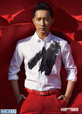 组图：韩庚猩红写真野性魅力 斗狠眼神桀骜气质