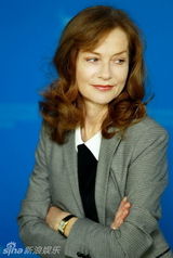 组图：电影《绑架》发布会 法国女星伊莎贝尔亮相