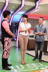 组图：梁咏琪婚后厨艺涨 自曝为老公学包饺子