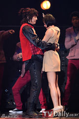 组图：韩国歌手金长勋开个唱暂别韩国粉丝