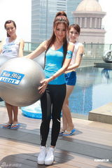 组图：周秀娜运动装出席活动 关注奥运跳水项目