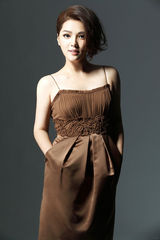 组图：童一丹最写真曝光 百变复古优雅动人