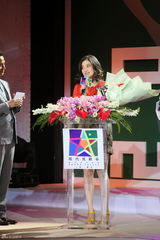 组图：梅婷期待再登大赏领奖台 感谢70多万网友支持