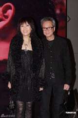 组图：千嬅结婚派对真空上阵 婚夜丁生醉倒无造人